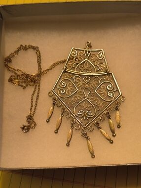 Gold Filigree Dangle Pendant Necklace for Women